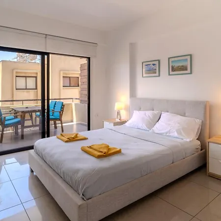 Lazaros 1Bdr Suite 3 Min Walk To Finikoudes Beach Apartmán