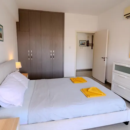 Lazaros 1Bdr Suite 3 Min Walk To Finikoudes Beach 아파트