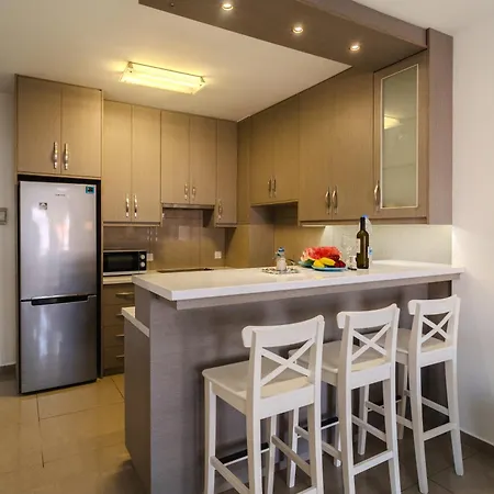 アパート Lazaros 1Bdr Suite 3 Min Walk To Finikoudes Beach