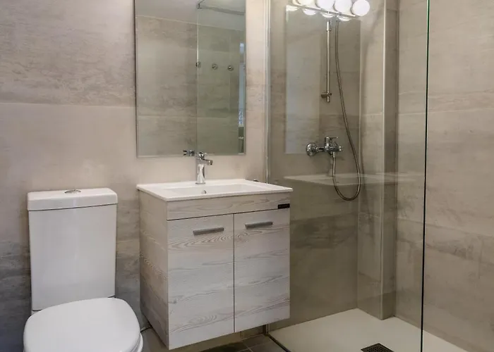 Lazaros Downtown Ларнака